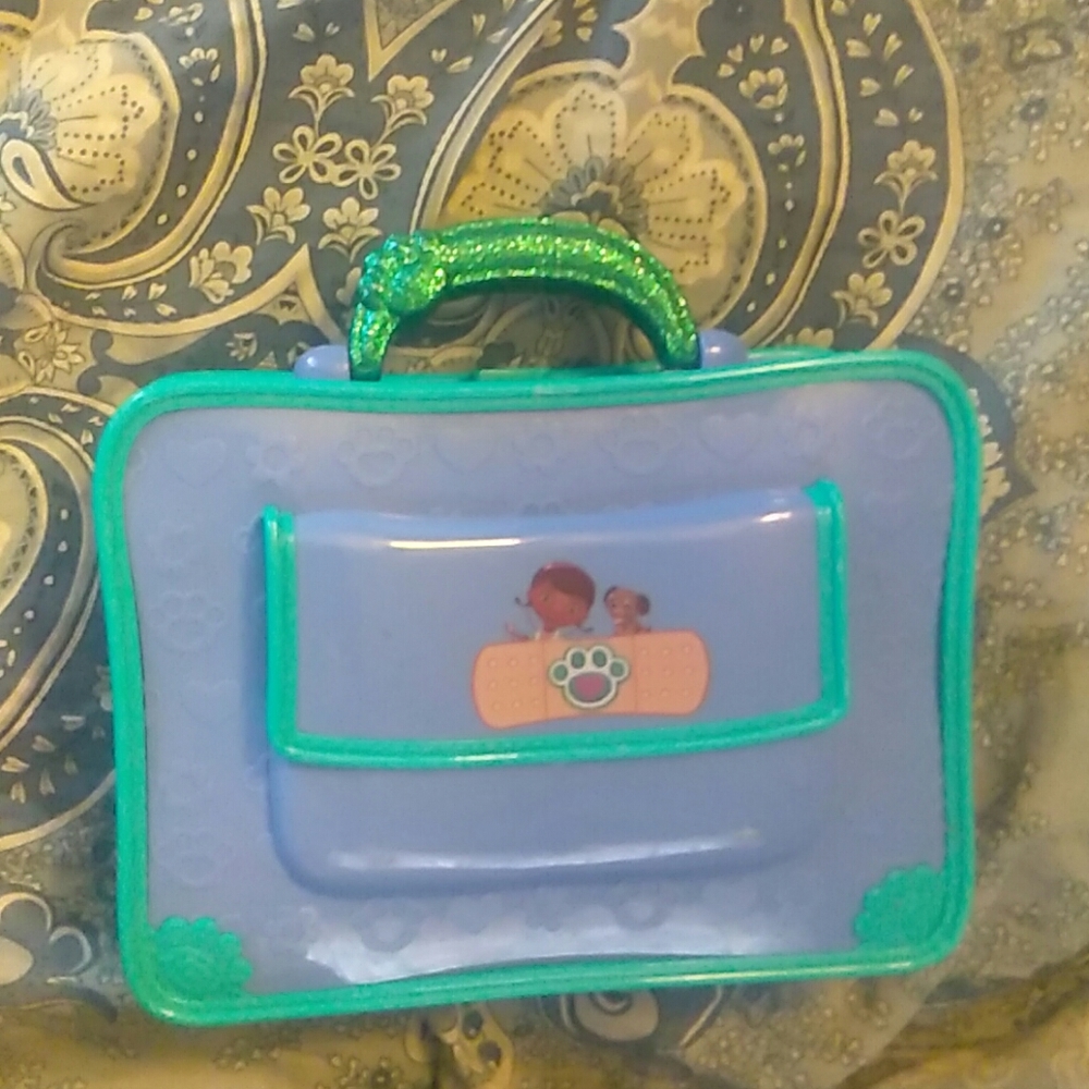 Doc McStuffins kids carrying case. 3 for $10